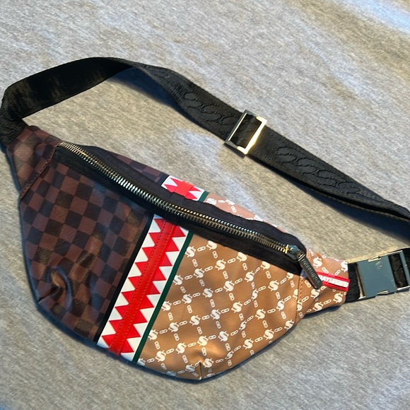 *NWOT* Sprayground “Paris vs. Florence” Crossbody/Waist Pack